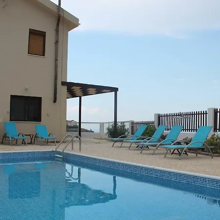 Fteroma Pissouri